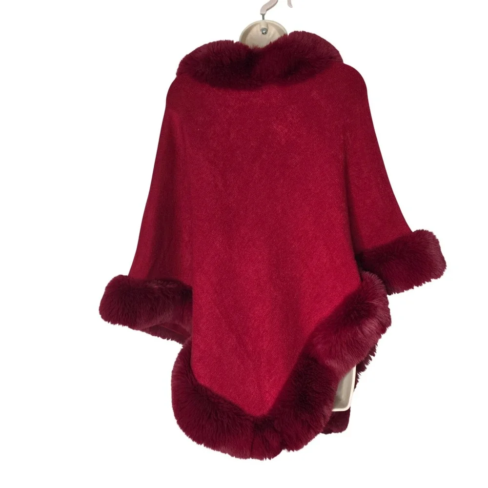 Poncho Women OS Red Faux Fur Trim Knit Cape Wrap Elegant Cozy Old Money Holiday